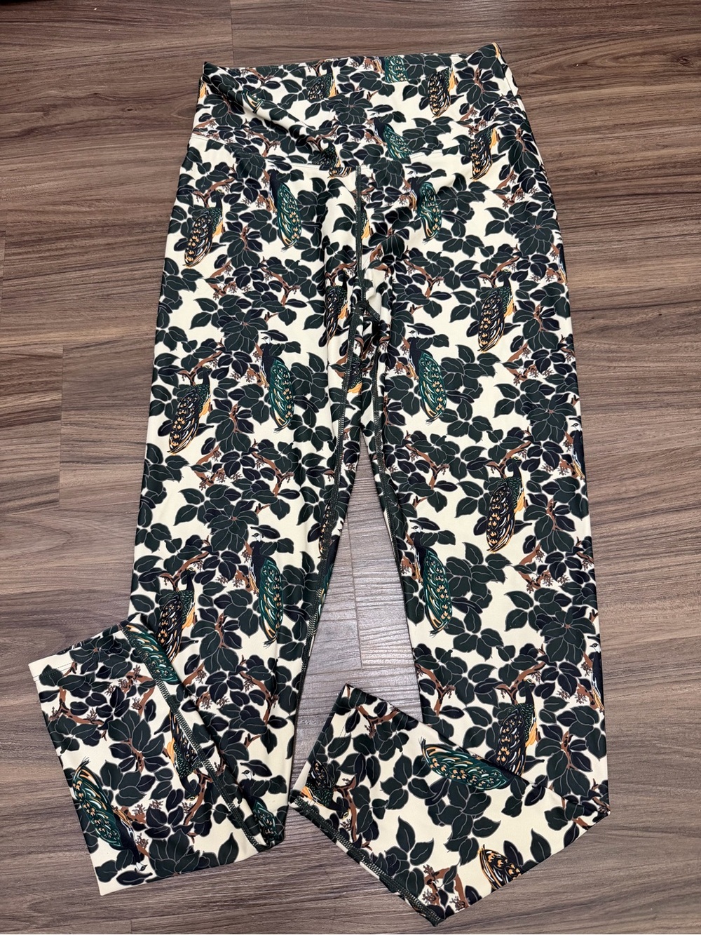 Women's Mott50 Floral artsy Performance Leggings Size S 25” inseam